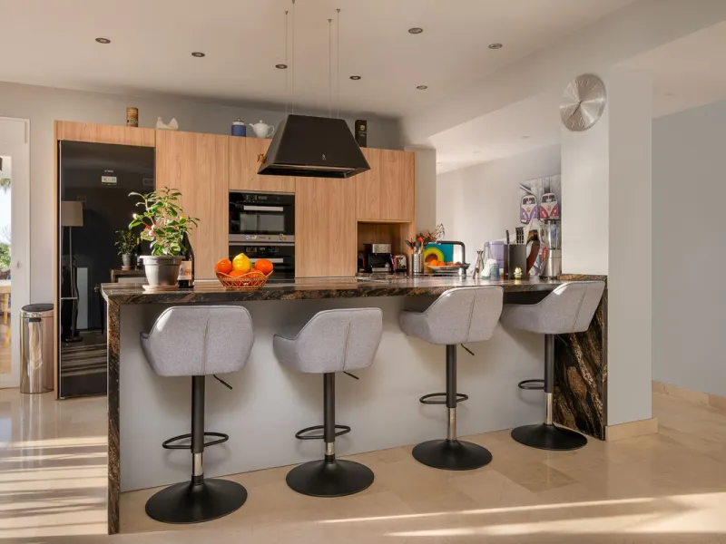 Apartment - Middle Floor Apartment в продаже в Benahavís, Málaga. В доме 3 спален и 2 ванных комнат. Площадь дома 174 м²
