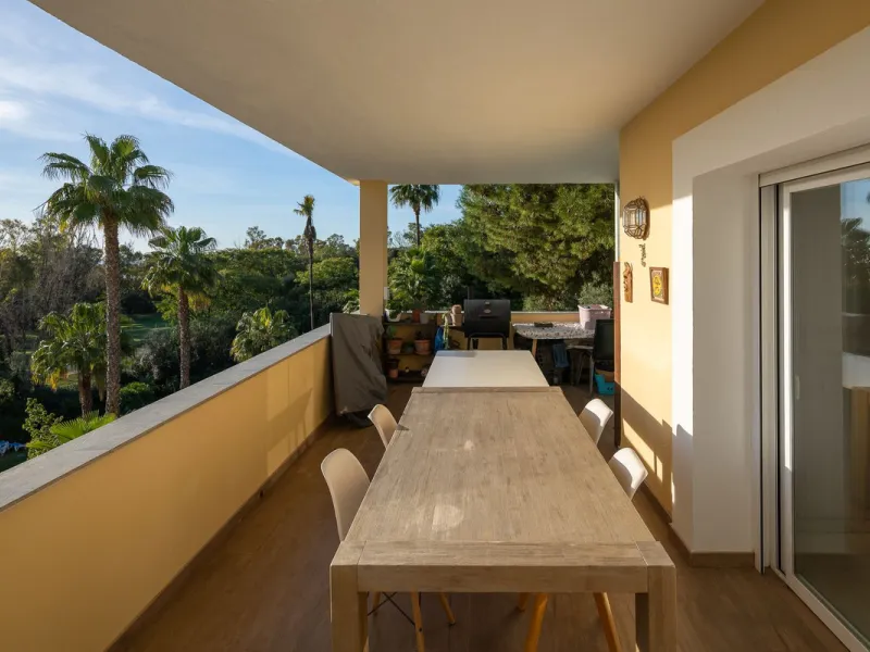Apartment - Middle Floor Apartment в продаже в Benahavís, Málaga. В доме 3 спален и 2 ванных комнат. Площадь дома 174 м²