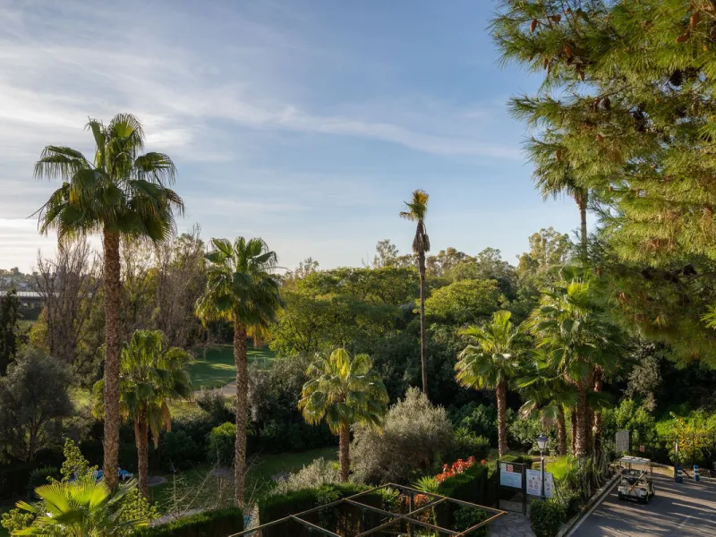Apartment - Middle Floor Apartment в продаже в Benahavís, Málaga. В доме 3 спален и 2 ванных комнат. Площадь дома 174 м²