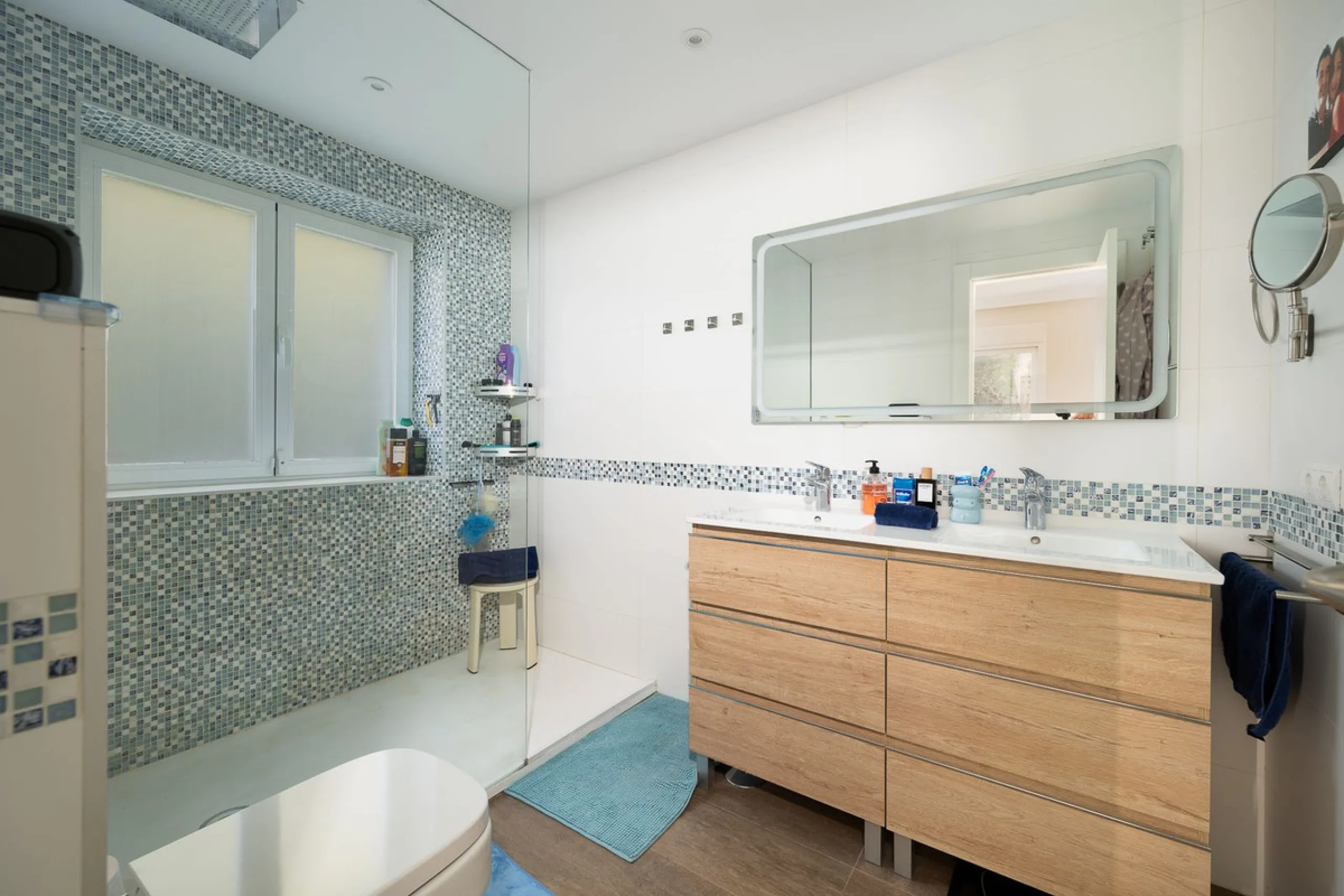 Apartment - Middle Floor Apartment в продаже в Benahavís, Málaga. В доме 3 спален и 2 ванных комнат. Площадь дома 174 м²