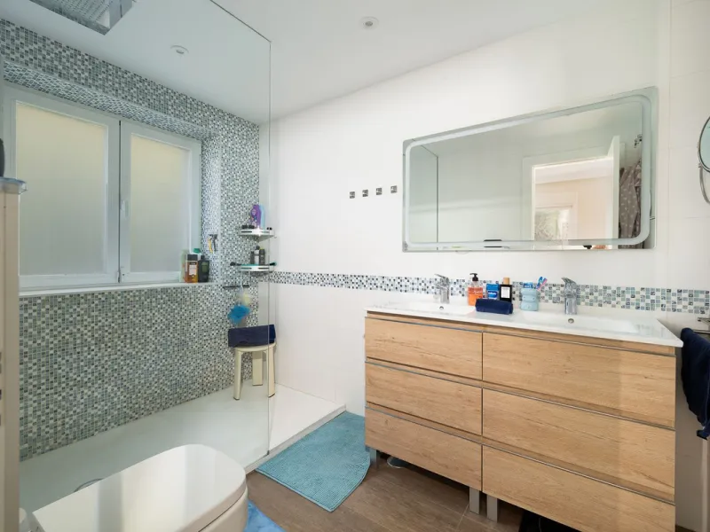 Apartment - Middle Floor Apartment в продаже в Benahavís, Málaga. В доме 3 спален и 2 ванных комнат. Площадь дома 174 м²