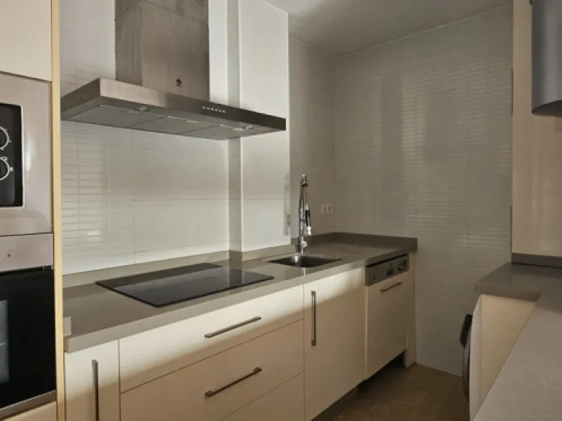 Apartment - Middle Floor Apartment в продаже в Mijas, Málaga. В доме 3 спален и 2 ванных комнат. Площадь дома 114 м²