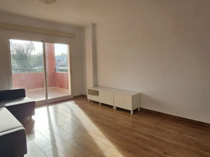 Apartment - Middle Floor Apartment в продаже в Mijas, Málaga. В доме 3 спален и 2 ванных комнат. Площадь дома 114 м²
