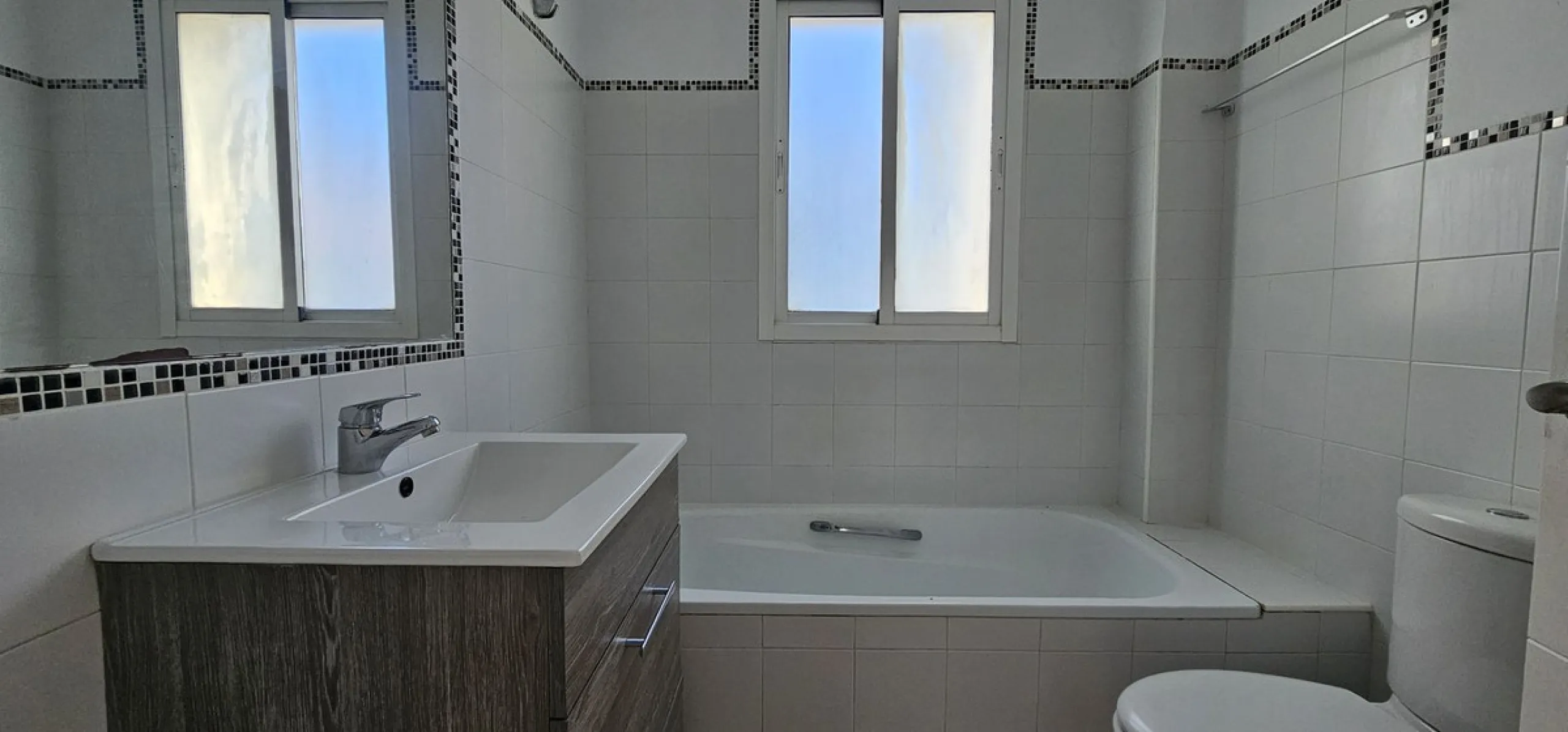 Apartment - Middle Floor Apartment в продаже в Mijas, Málaga. В доме 3 спален и 2 ванных комнат. Площадь дома 114 м²