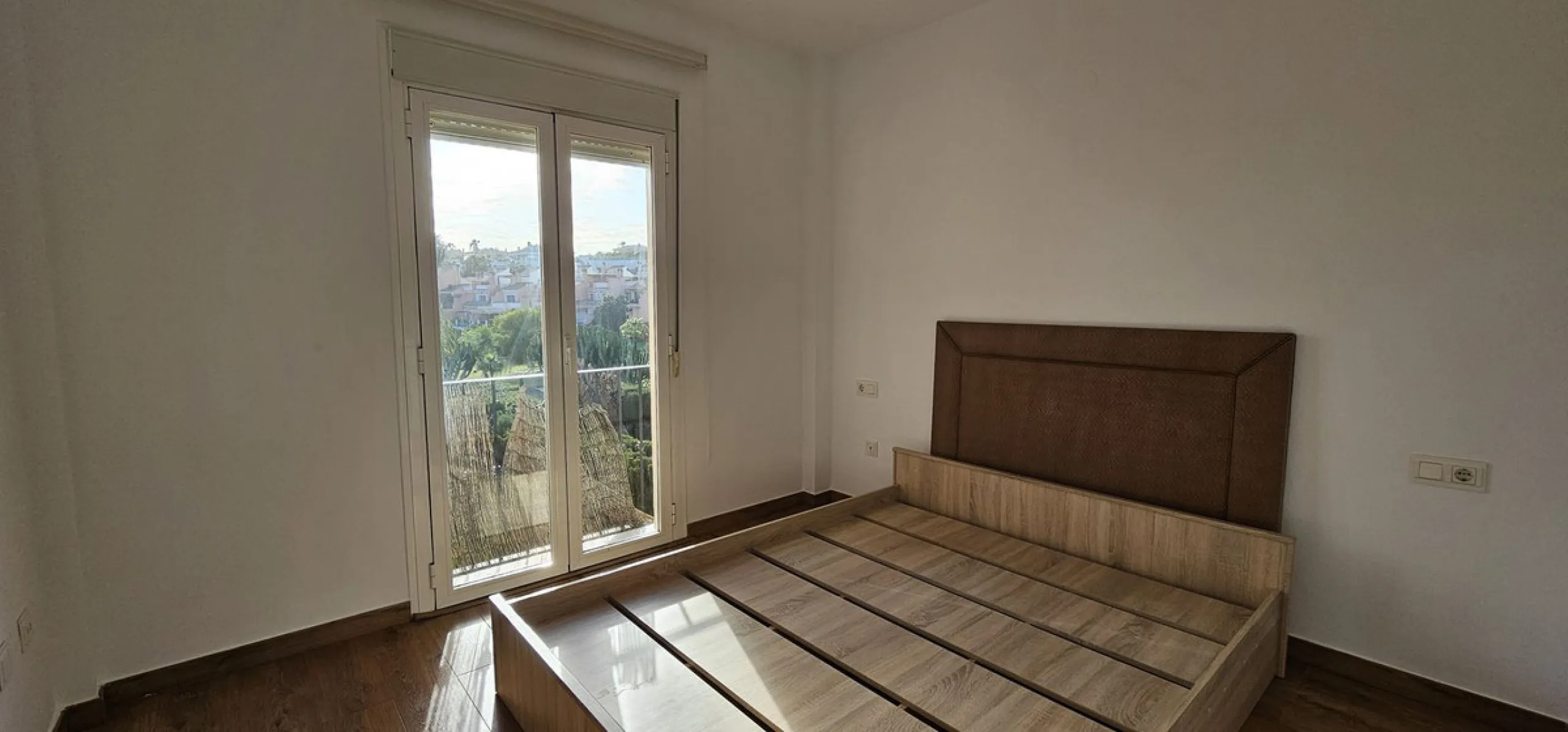 Apartment - Middle Floor Apartment в продаже в Mijas, Málaga. В доме 3 спален и 2 ванных комнат. Площадь дома 114 м²