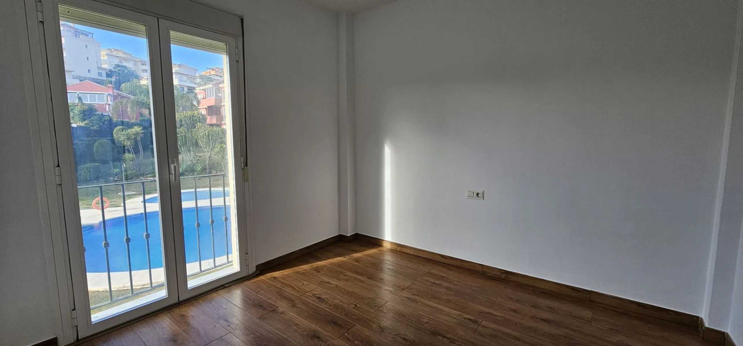 Apartment - Middle Floor Apartment в продаже в Mijas, Málaga. В доме 3 спален и 2 ванных комнат. Площадь дома 114 м²