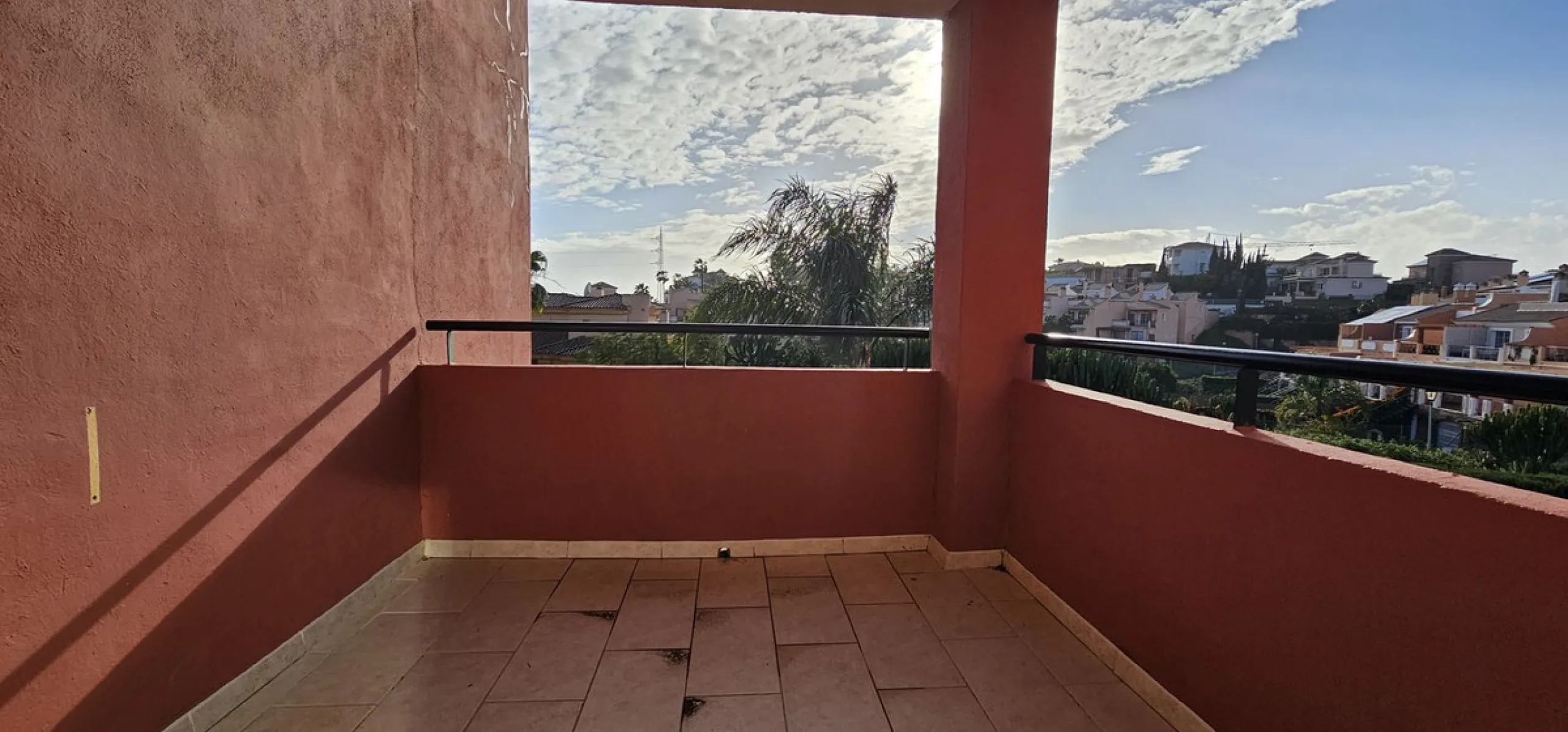 Apartment - Middle Floor Apartment в продаже в Mijas, Málaga. В доме 3 спален и 2 ванных комнат. Площадь дома 114 м²