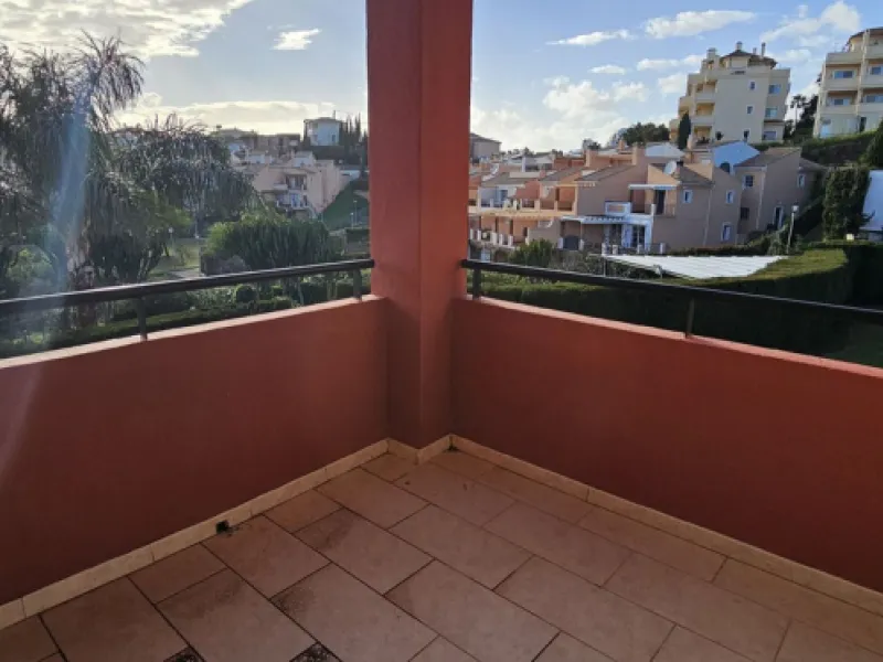 Apartment - Middle Floor Apartment в продаже в Mijas, Málaga. В доме 3 спален и 2 ванных комнат. Площадь дома 114 м²