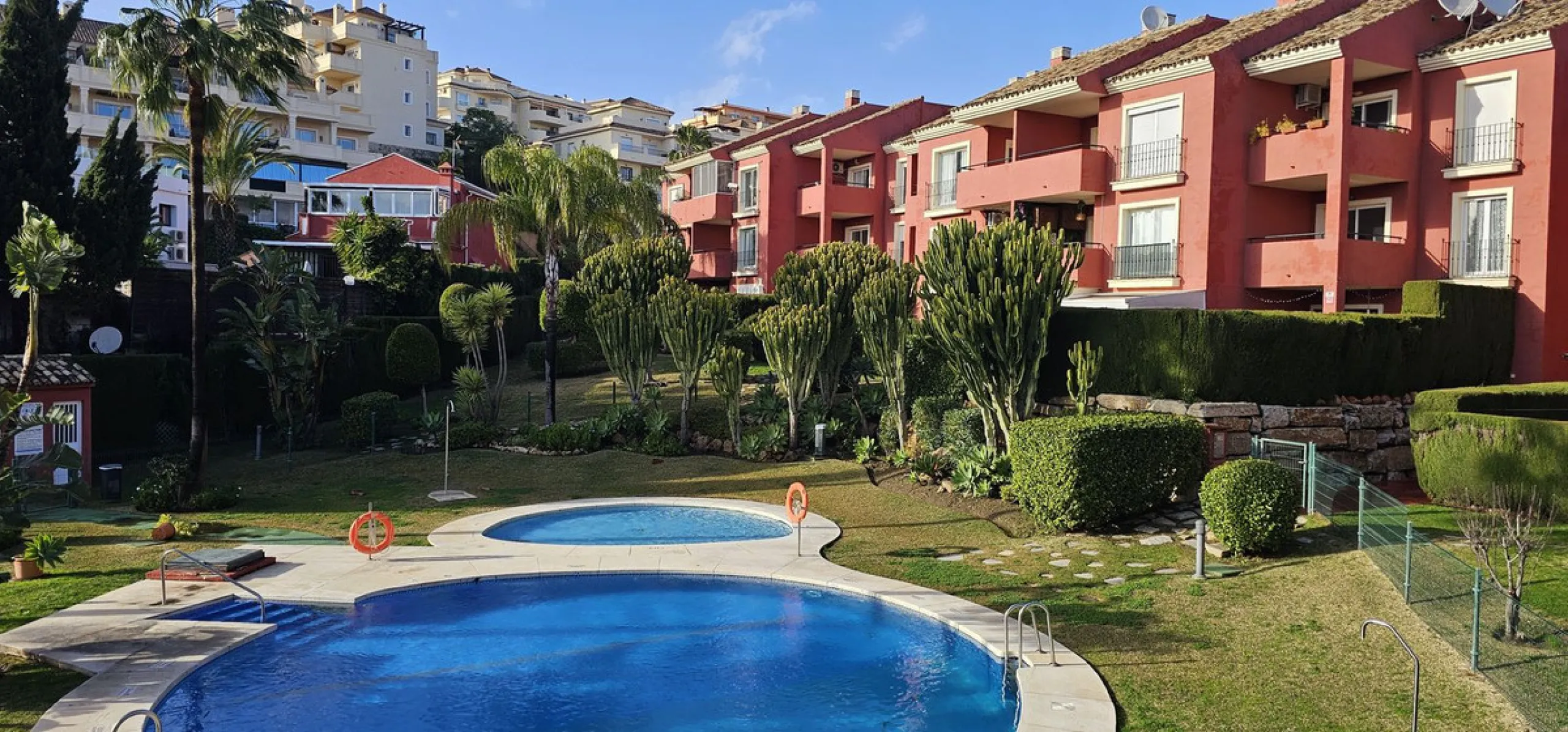 Apartment - Middle Floor Apartment в продаже в Mijas, Málaga. В доме 3 спален и 2 ванных комнат. Площадь дома 114 м²