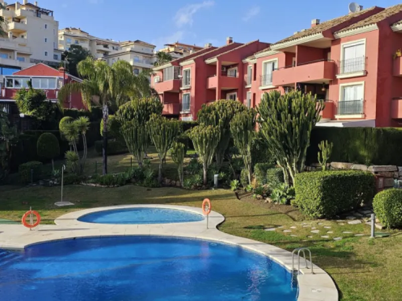 Apartment - Middle Floor Apartment в продаже в Mijas, Málaga. В доме 3 спален и 2 ванных комнат. Площадь дома 114 м²