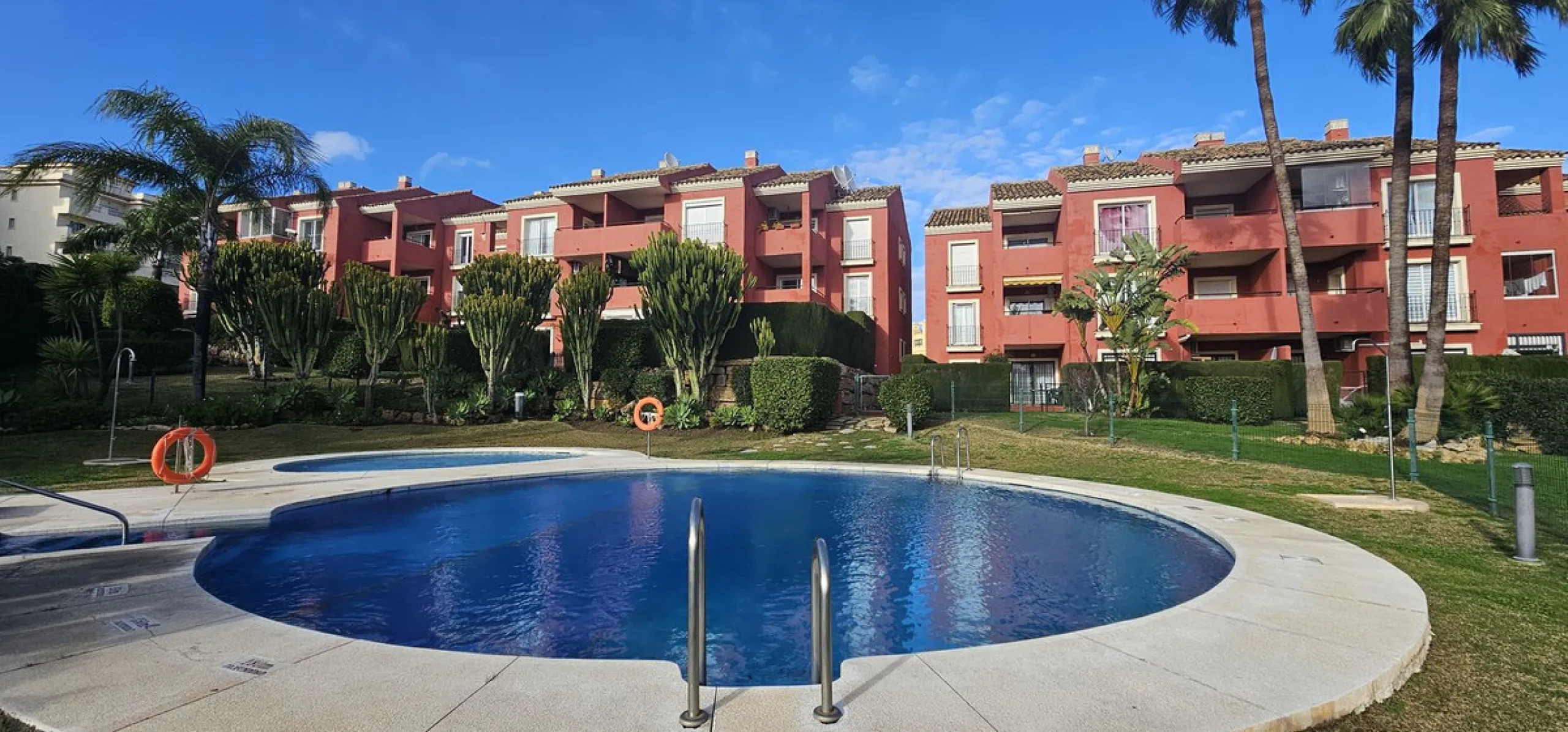 Apartment - Middle Floor Apartment в продаже в Mijas, Málaga. В доме 3 спален и 2 ванных комнат. Площадь дома 114 м²