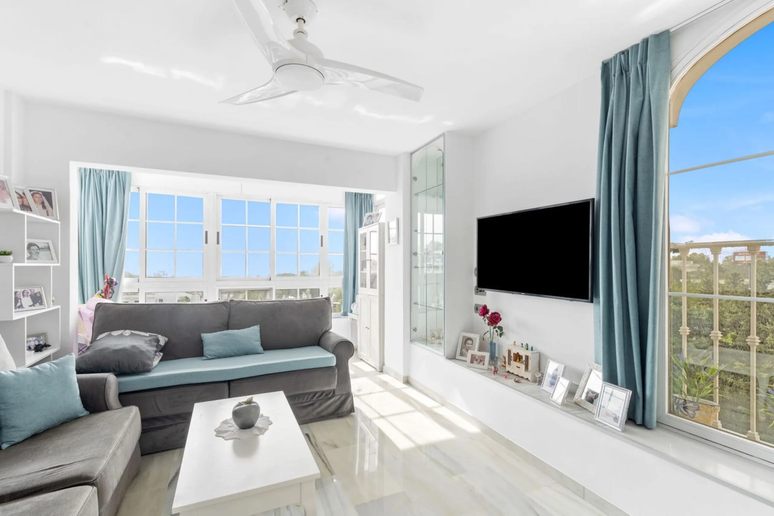 Apartment - Middle Floor Apartment в продаже в Marbella, Málaga. В доме 2 спален и 2 ванных комнат. Площадь дома 78 м²