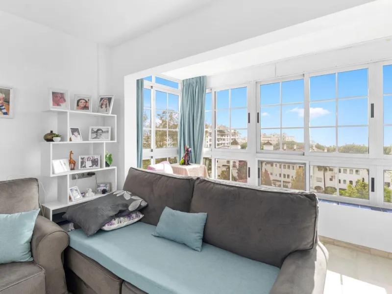 Apartment - Middle Floor Apartment в продаже в Marbella, Málaga. В доме 2 спален и 2 ванных комнат. Площадь дома 78 м²
