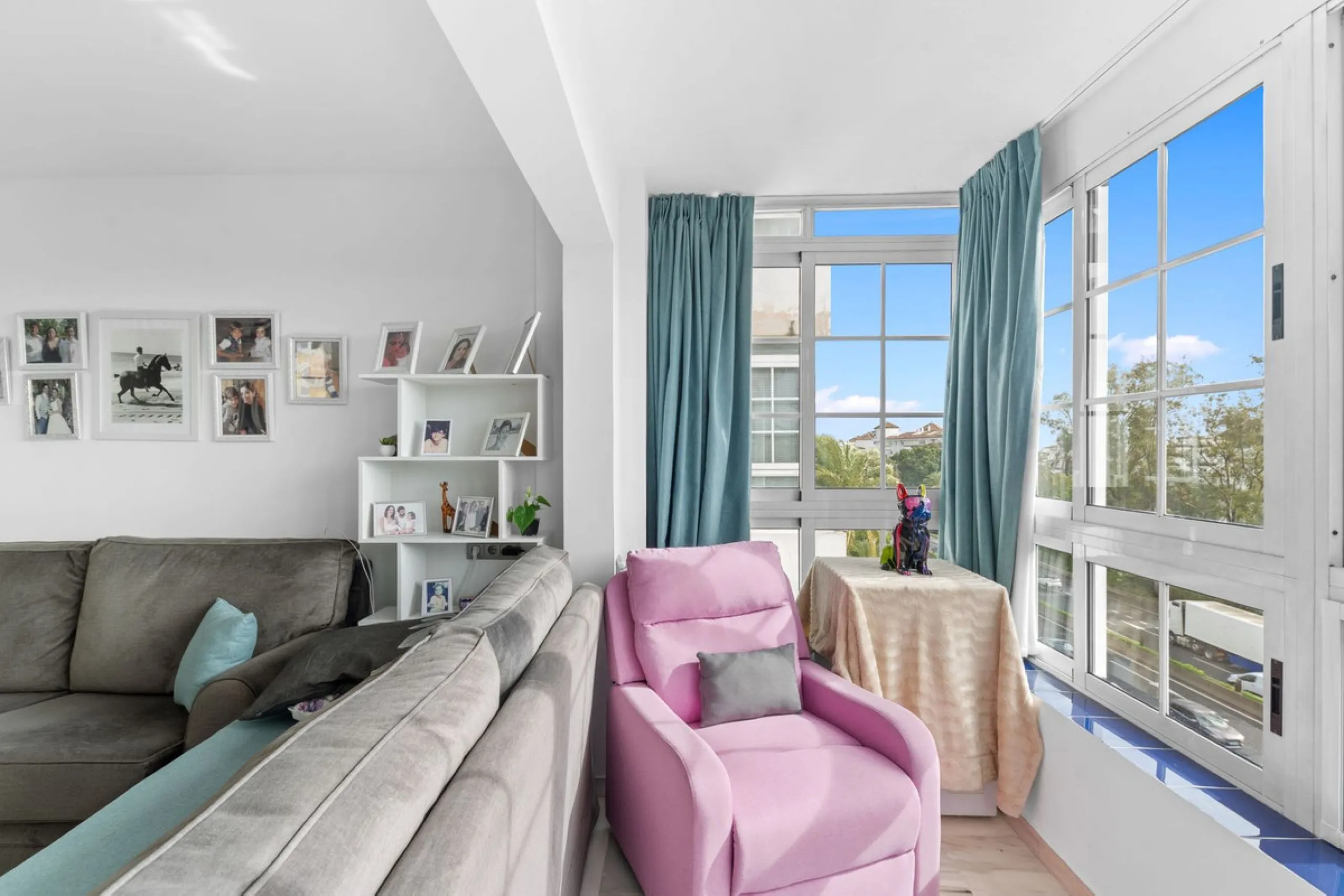 Apartment - Middle Floor Apartment в продаже в Marbella, Málaga. В доме 2 спален и 2 ванных комнат. Площадь дома 78 м²