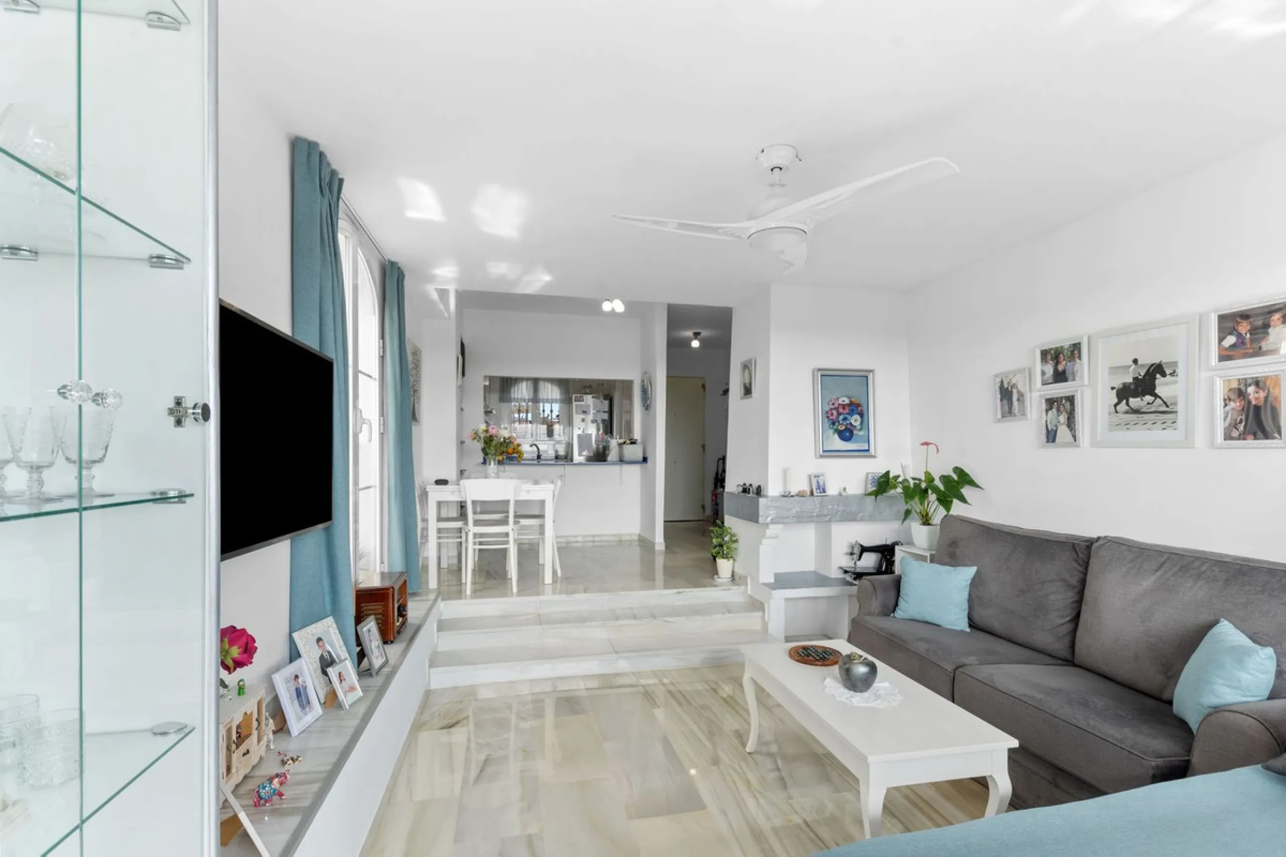 Apartment - Middle Floor Apartment в продаже в Marbella, Málaga. В доме 2 спален и 2 ванных комнат. Площадь дома 78 м²