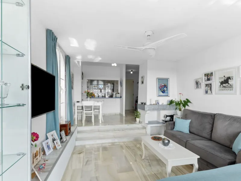 Apartment - Middle Floor Apartment в продаже в Marbella, Málaga. В доме 2 спален и 2 ванных комнат. Площадь дома 78 м²