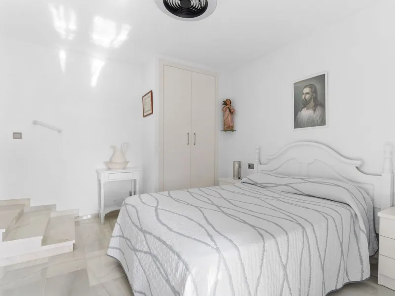 Apartment - Middle Floor Apartment в продаже в Marbella, Málaga. В доме 2 спален и 2 ванных комнат. Площадь дома 78 м²