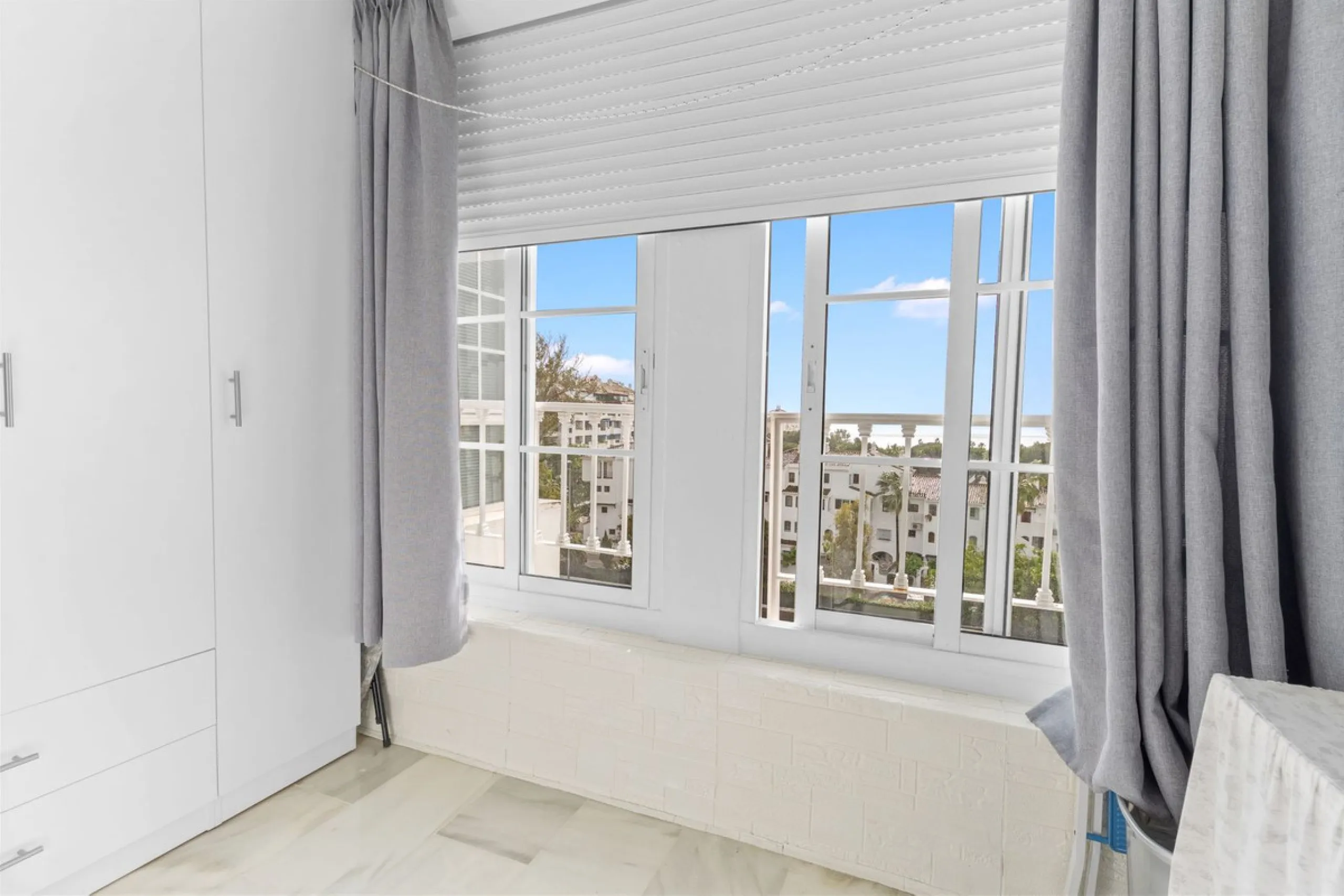 Apartment - Middle Floor Apartment в продаже в Marbella, Málaga. В доме 2 спален и 2 ванных комнат. Площадь дома 78 м²