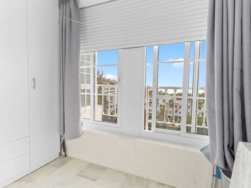 Apartment - Middle Floor Apartment в продаже в Marbella, Málaga. В доме 2 спален и 2 ванных комнат. Площадь дома 78 м²