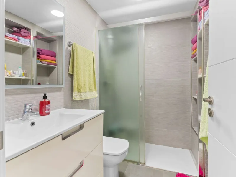 Apartment - Middle Floor Apartment в продаже в Marbella, Málaga. В доме 2 спален и 2 ванных комнат. Площадь дома 78 м²