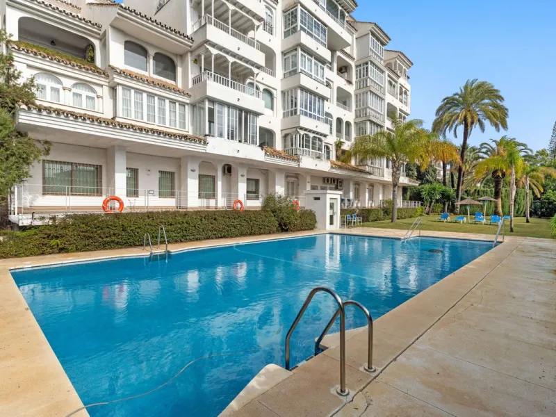 Apartment - Middle Floor Apartment в продаже в Marbella, Málaga. В доме 2 спален и 2 ванных комнат. Площадь дома 78 м²