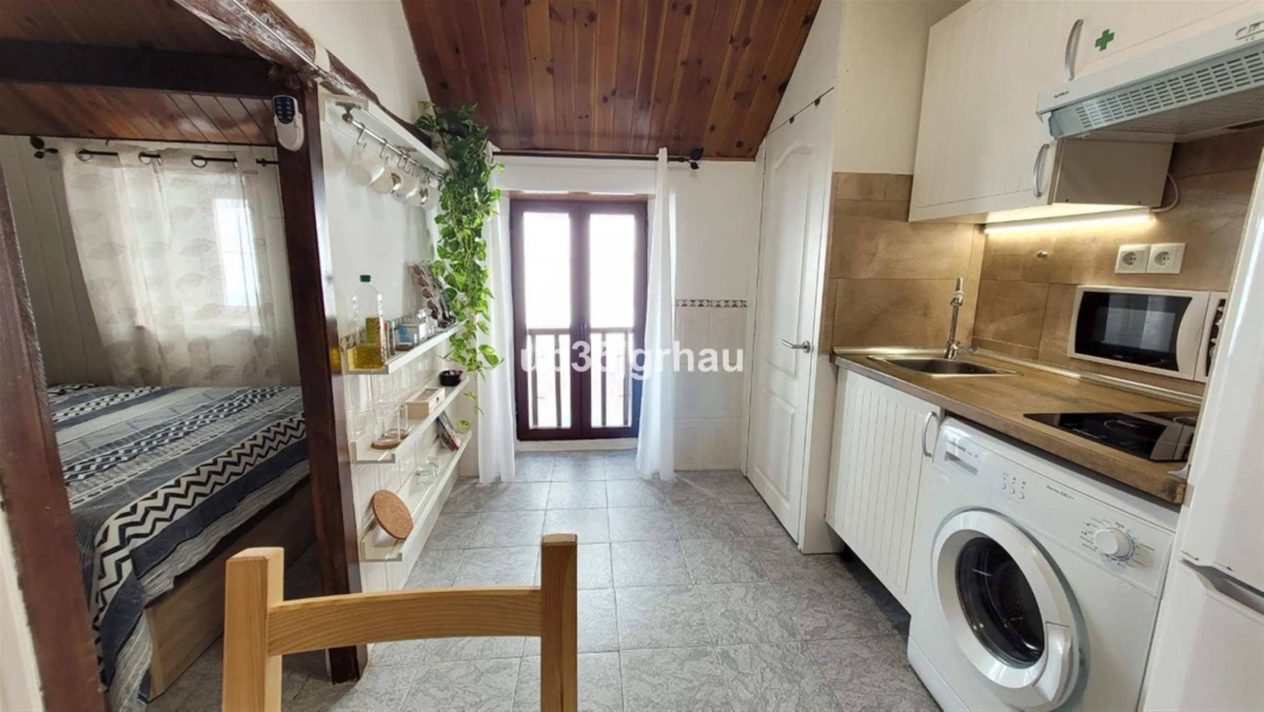 Studio in the center of Estepona, 50 meters from the beach, in a quiet alley on the first floor.