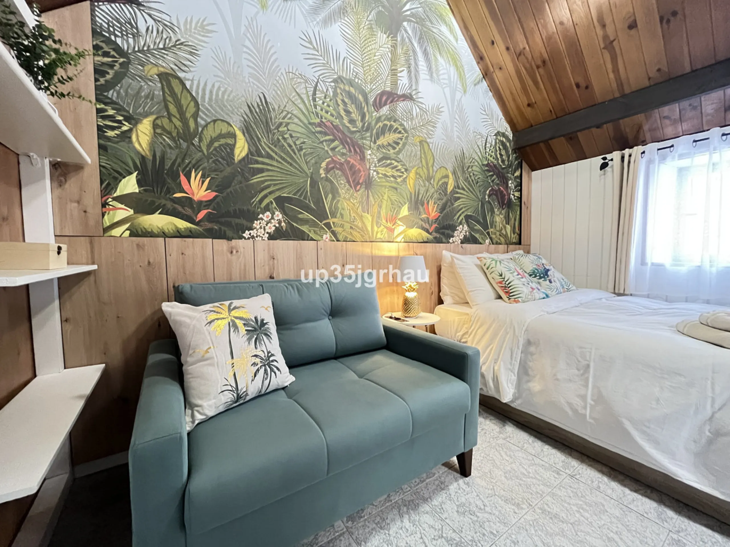 Studio in the center of Estepona, 50 meters from the beach, in a quiet alley on the first floor.