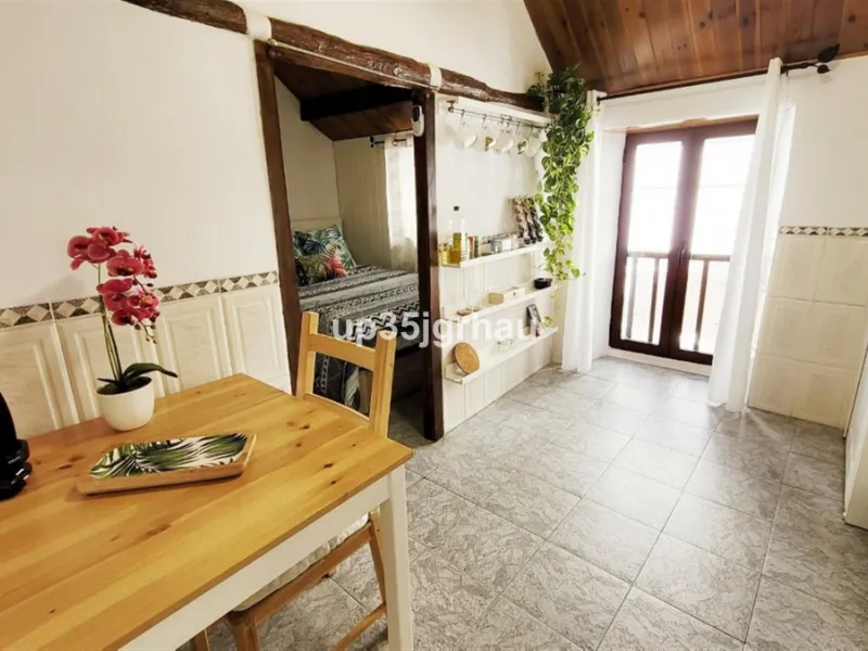 Studio in the center of Estepona, 50 meters from the beach, in a quiet alley on the first floor.