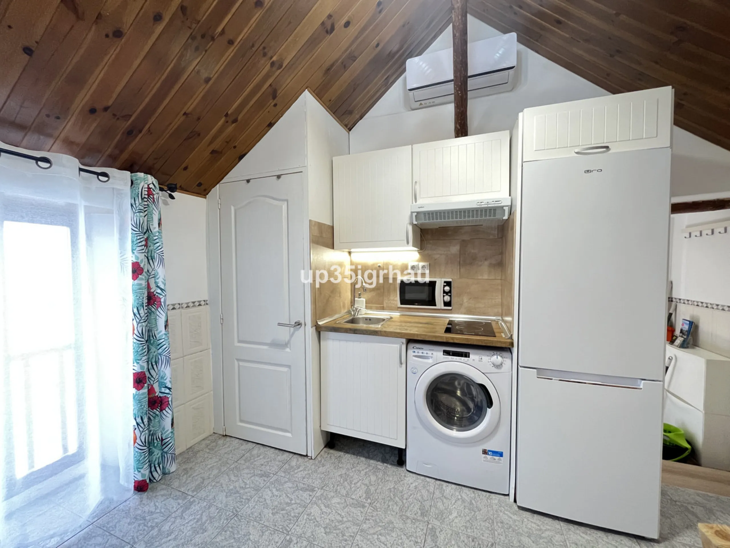 Studio in the center of Estepona, 50 meters from the beach, in a quiet alley on the first floor.