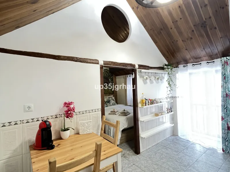 Studio in the center of Estepona, 50 meters from the beach, in a quiet alley on the first floor.