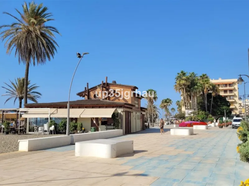 Studio in the center of Estepona, 50 meters from the beach, in a quiet alley on the first floor.