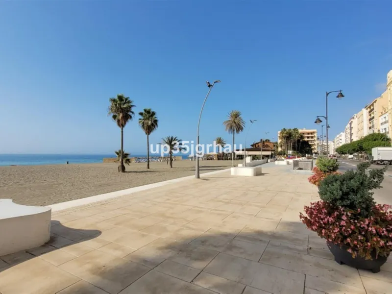 Studio in the center of Estepona, 50 meters from the beach, in a quiet alley on the first floor.