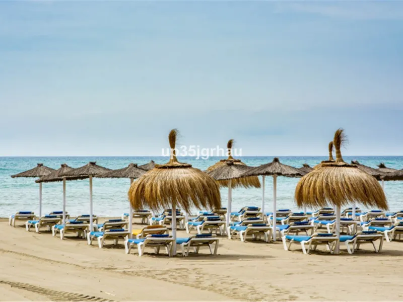 Studio in the center of Estepona, 50 meters from the beach, in a quiet alley on the first floor.