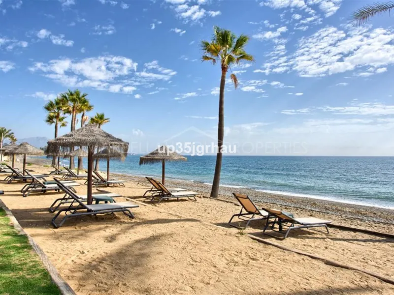 Studio in the center of Estepona, 50 meters from the beach, in a quiet alley on the first floor.
