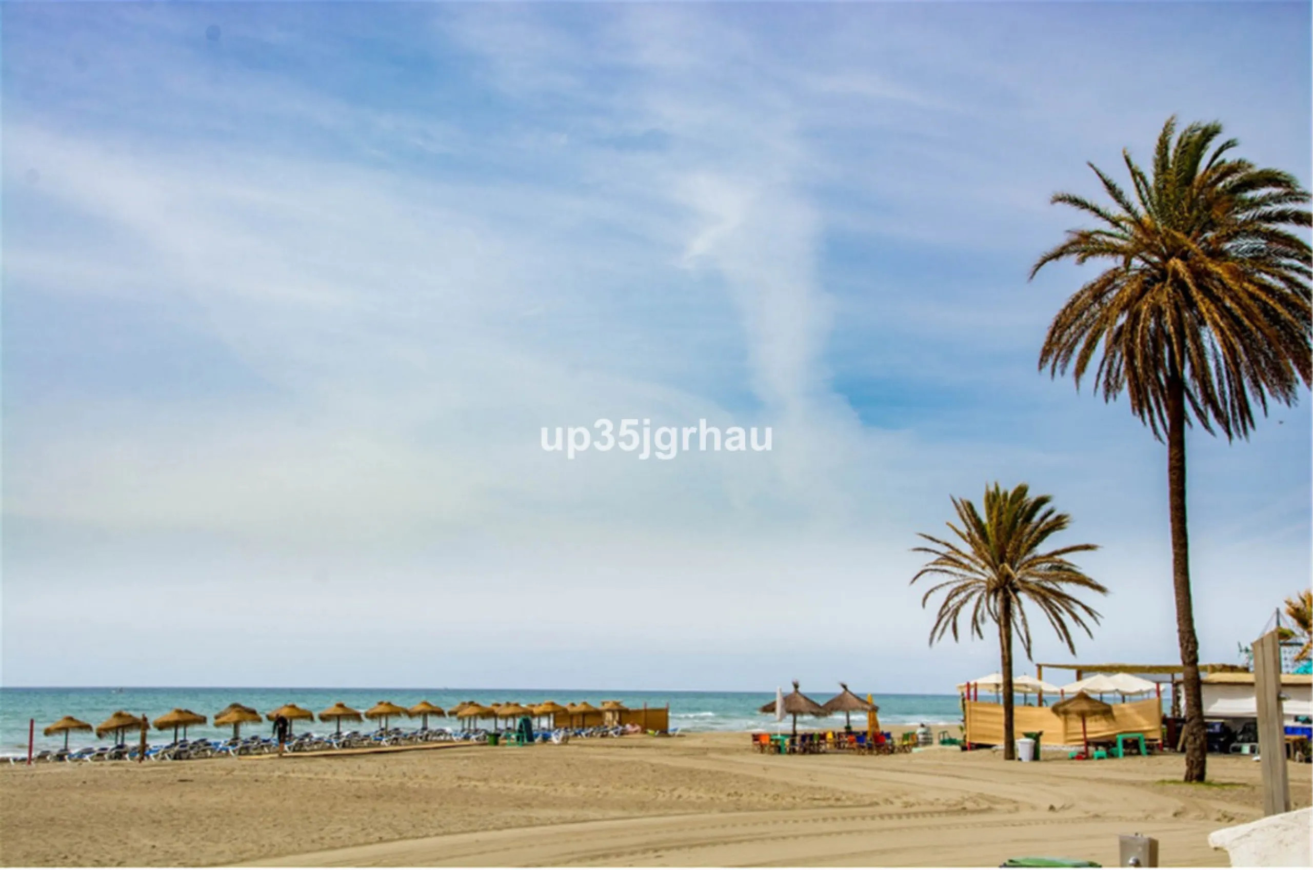Studio in the center of Estepona, 50 meters from the beach, in a quiet alley on the first floor.