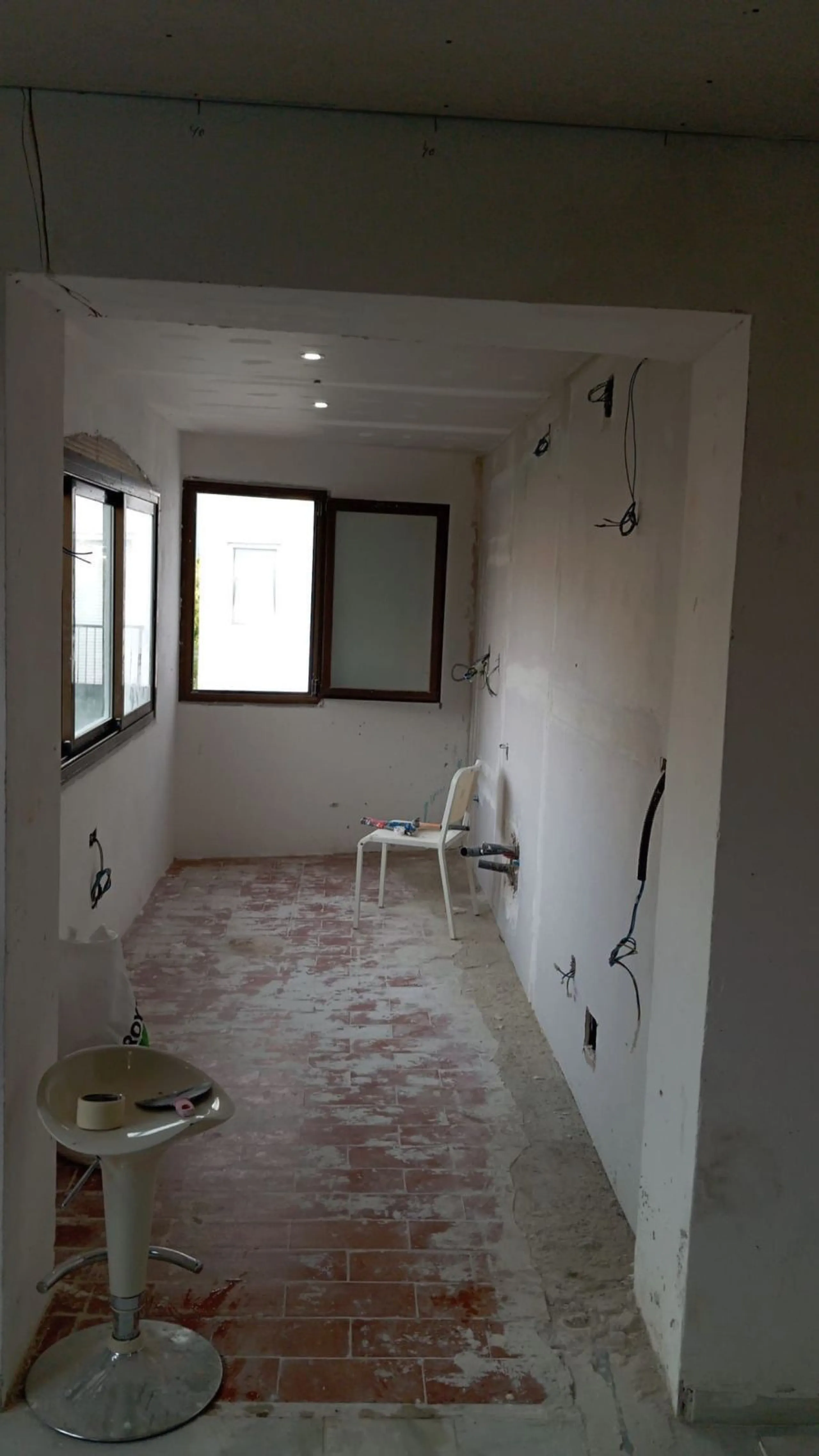 Prime Apartment in the Heart of Puerto Banús, Marbella – Frontline Beach Location with Endless Potential!