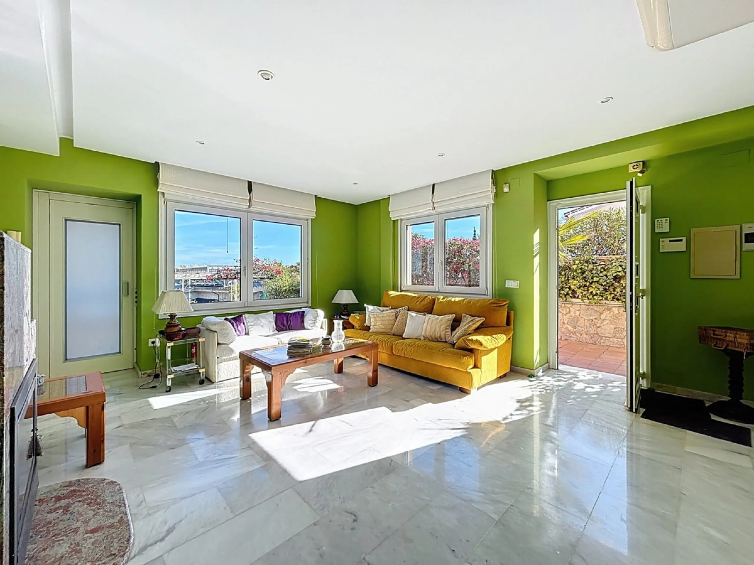 Discover your corner of paradise in this captivating three-bedroom, three-bathroom home, located in the sought-after El Capitan Urbanization. Distributed over two floors, this property perfectly combines modern comfort with the relaxed elegance of the Spa