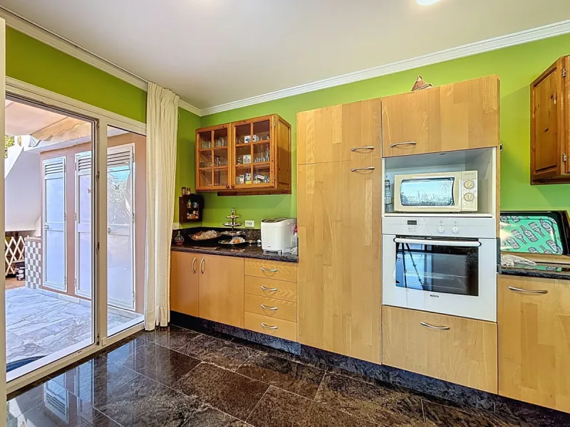 Discover your corner of paradise in this captivating three-bedroom, three-bathroom home, located in the sought-after El Capitan Urbanization. Distributed over two floors, this property perfectly combines modern comfort with the relaxed elegance of the Spa