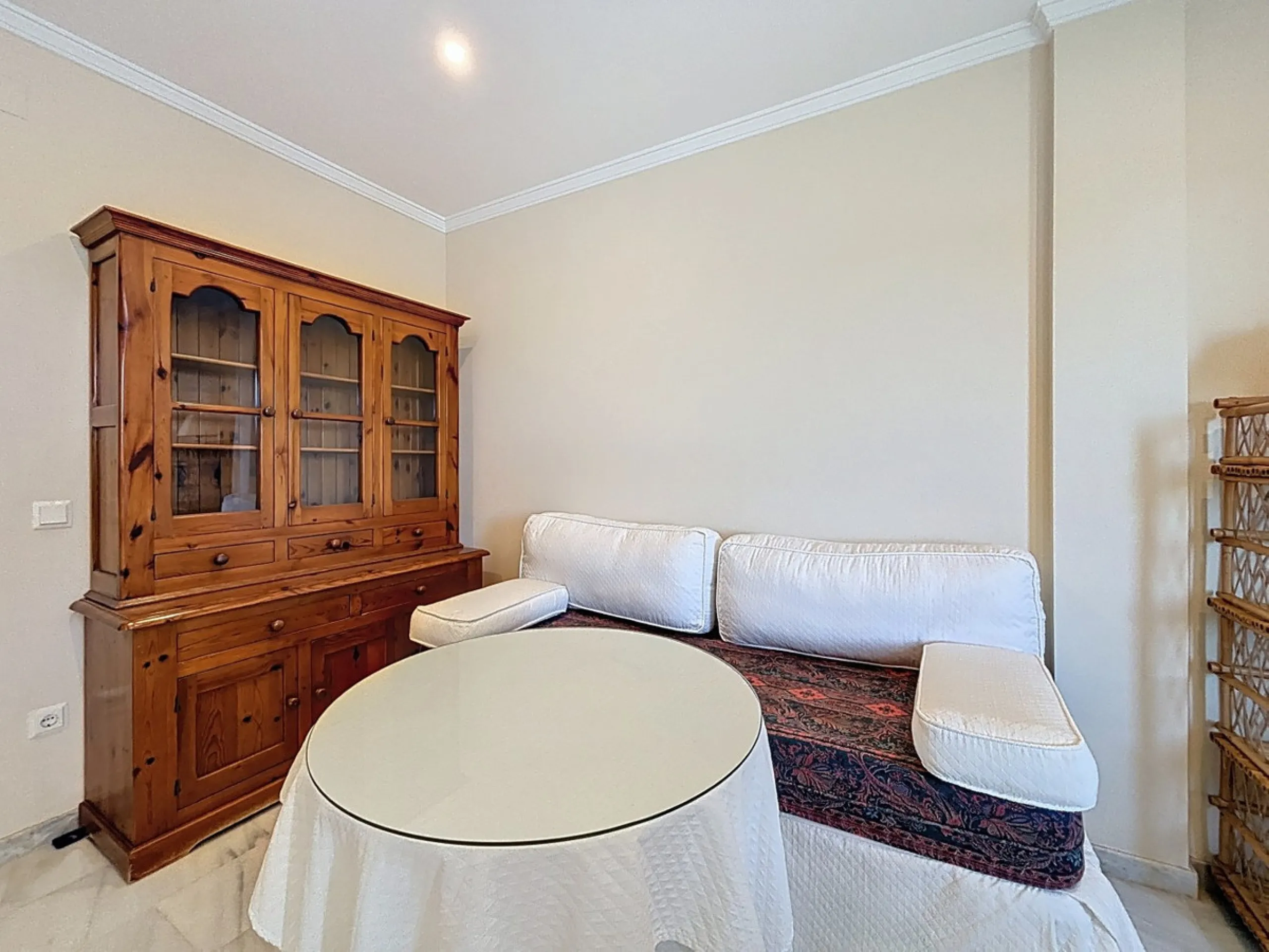 Discover your corner of paradise in this captivating three-bedroom, three-bathroom home, located in the sought-after El Capitan Urbanization. Distributed over two floors, this property perfectly combines modern comfort with the relaxed elegance of the Spa
