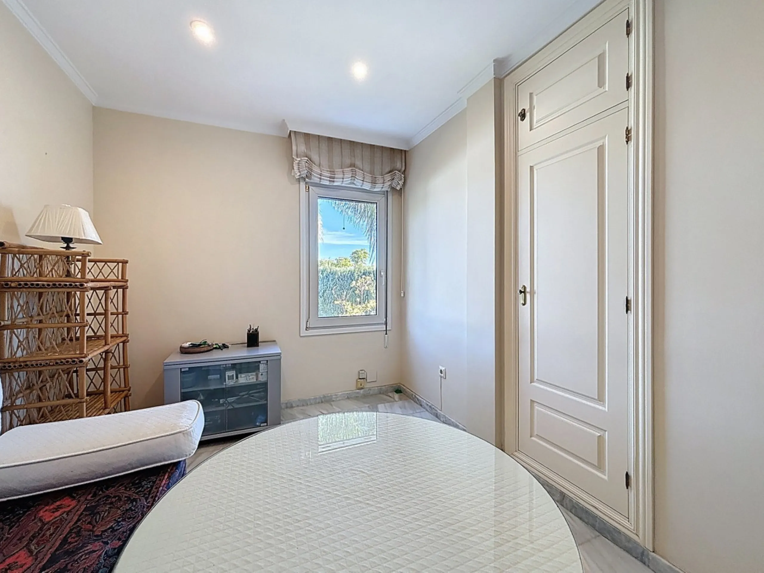 Discover your corner of paradise in this captivating three-bedroom, three-bathroom home, located in the sought-after El Capitan Urbanization. Distributed over two floors, this property perfectly combines modern comfort with the relaxed elegance of the Spa