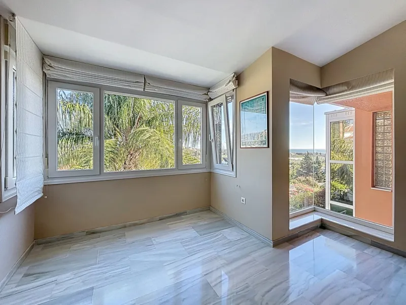 Discover your corner of paradise in this captivating three-bedroom, three-bathroom home, located in the sought-after El Capitan Urbanization. Distributed over two floors, this property perfectly combines modern comfort with the relaxed elegance of the Spa