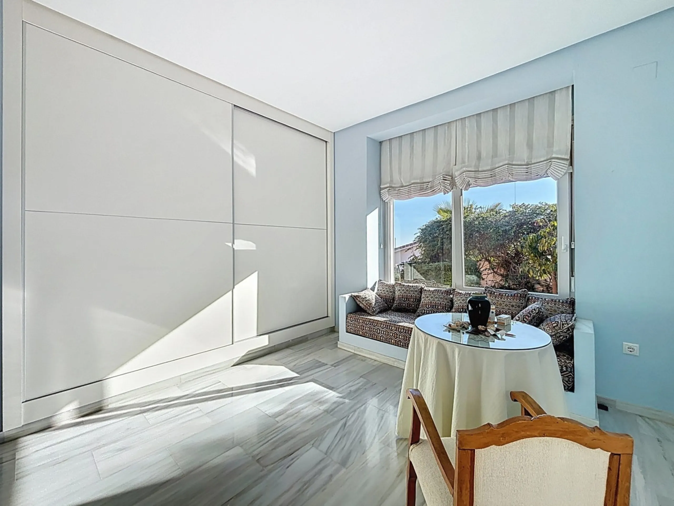 Discover your corner of paradise in this captivating three-bedroom, three-bathroom home, located in the sought-after El Capitan Urbanization. Distributed over two floors, this property perfectly combines modern comfort with the relaxed elegance of the Spa