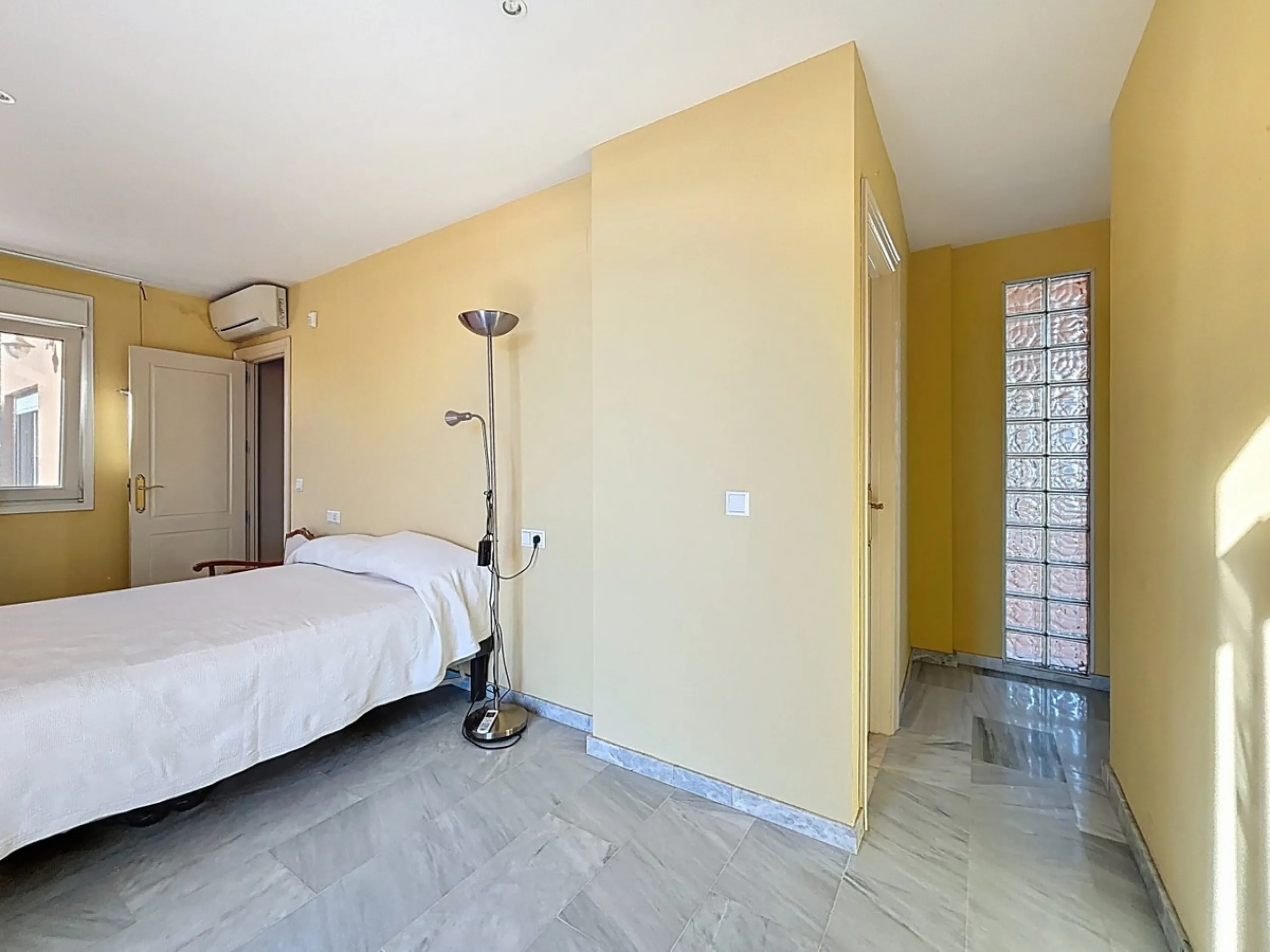 Discover your corner of paradise in this captivating three-bedroom, three-bathroom home, located in the sought-after El Capitan Urbanization. Distributed over two floors, this property perfectly combines modern comfort with the relaxed elegance of the Spa