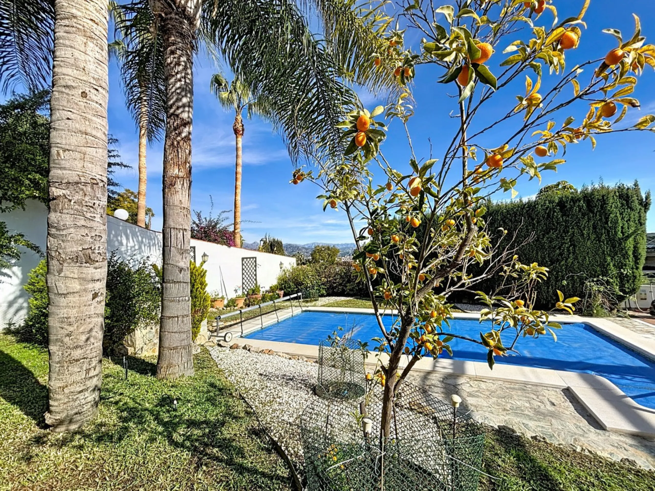 Discover your corner of paradise in this captivating three-bedroom, three-bathroom home, located in the sought-after El Capitan Urbanization. Distributed over two floors, this property perfectly combines modern comfort with the relaxed elegance of the Spa