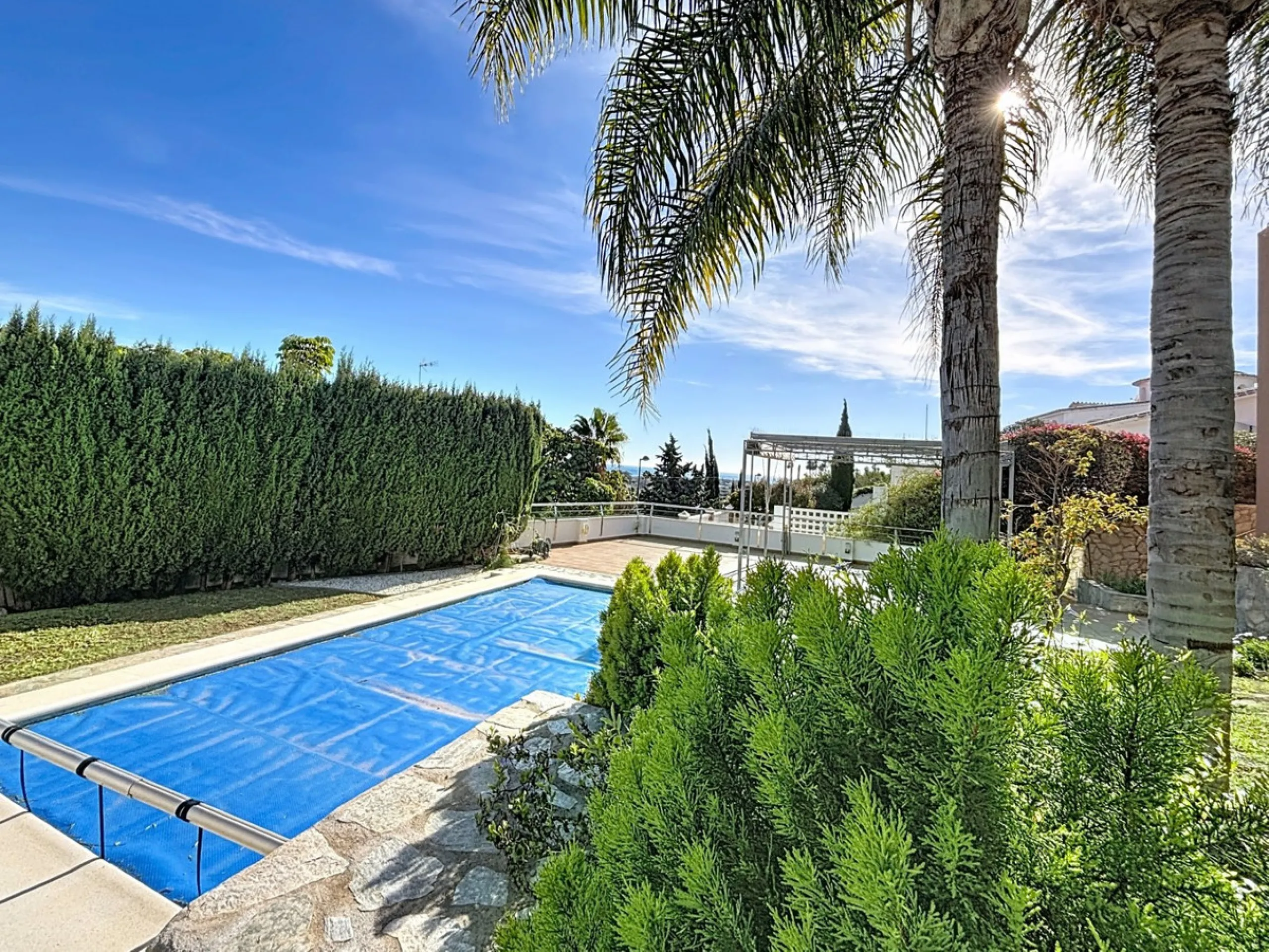 Discover your corner of paradise in this captivating three-bedroom, three-bathroom home, located in the sought-after El Capitan Urbanization. Distributed over two floors, this property perfectly combines modern comfort with the relaxed elegance of the Spa