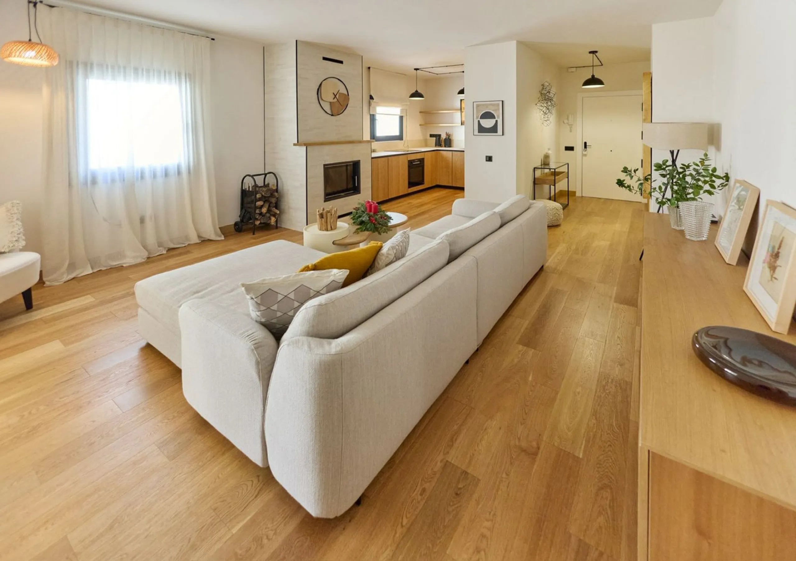 Apartment - Middle Floor Apartment в продаже в Marbella, Málaga. В доме 2 спален и 2 ванных комнат. Площадь дома 118 м²