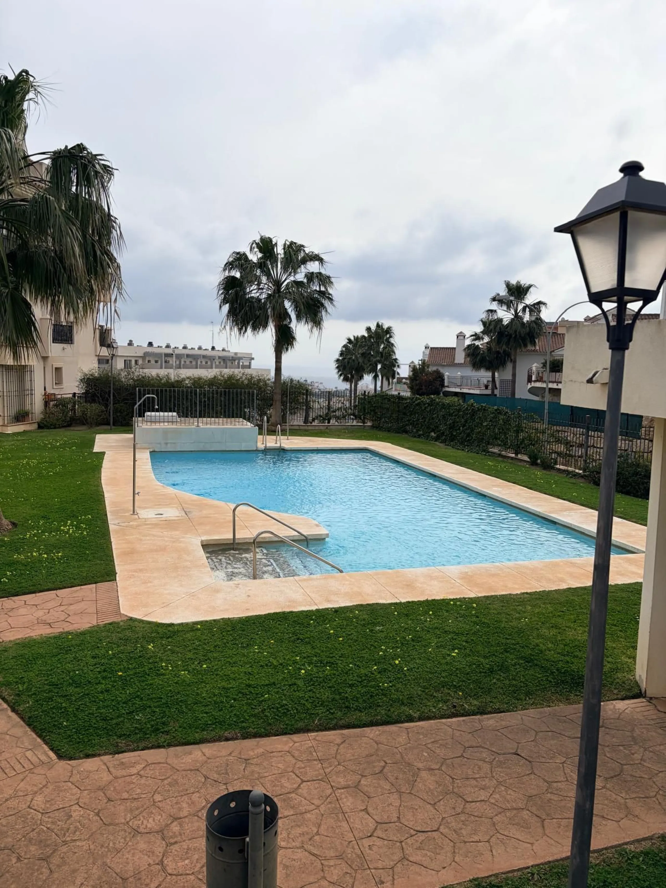 Beautiful apartment for sale in Riviera del Sol, Mijas, located in one of the most sought-after areas of the Costa del Sol, ideal both as an investment and as a holiday home near the sea.