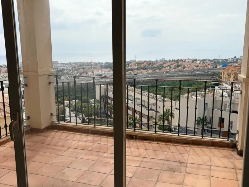 Beautiful apartment for sale in Riviera del Sol, Mijas, located in one of the most sought-after areas of the Costa del Sol, ideal both as an investment and as a holiday home near the sea.