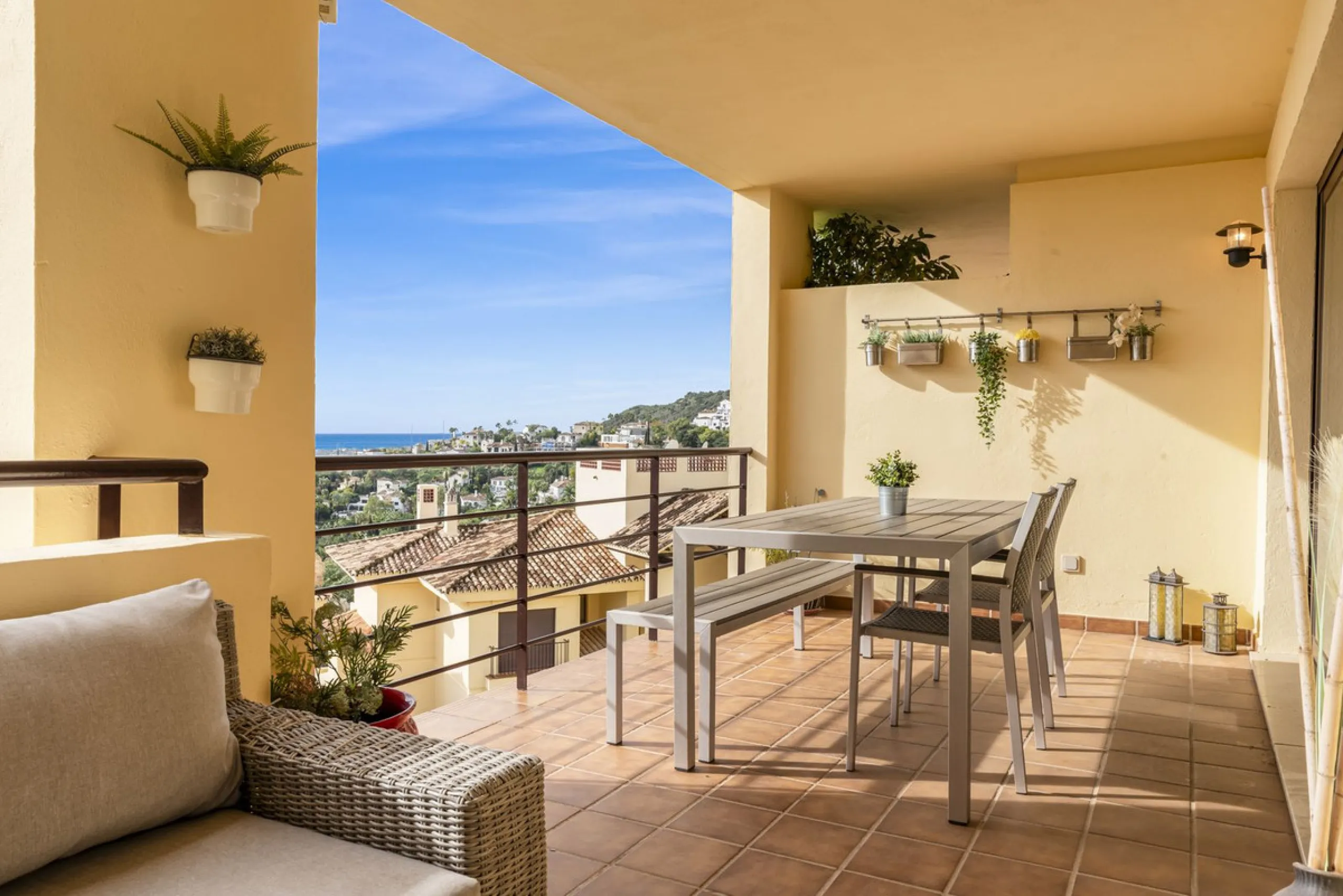 Discover this bright and elegant two bedroom first floor apartment located within the sought after Los Pinos in Los Arqueros Golf and Country Club. Set in a peaceful and secure environment, the property enjoys an elevated position with beautiful open view