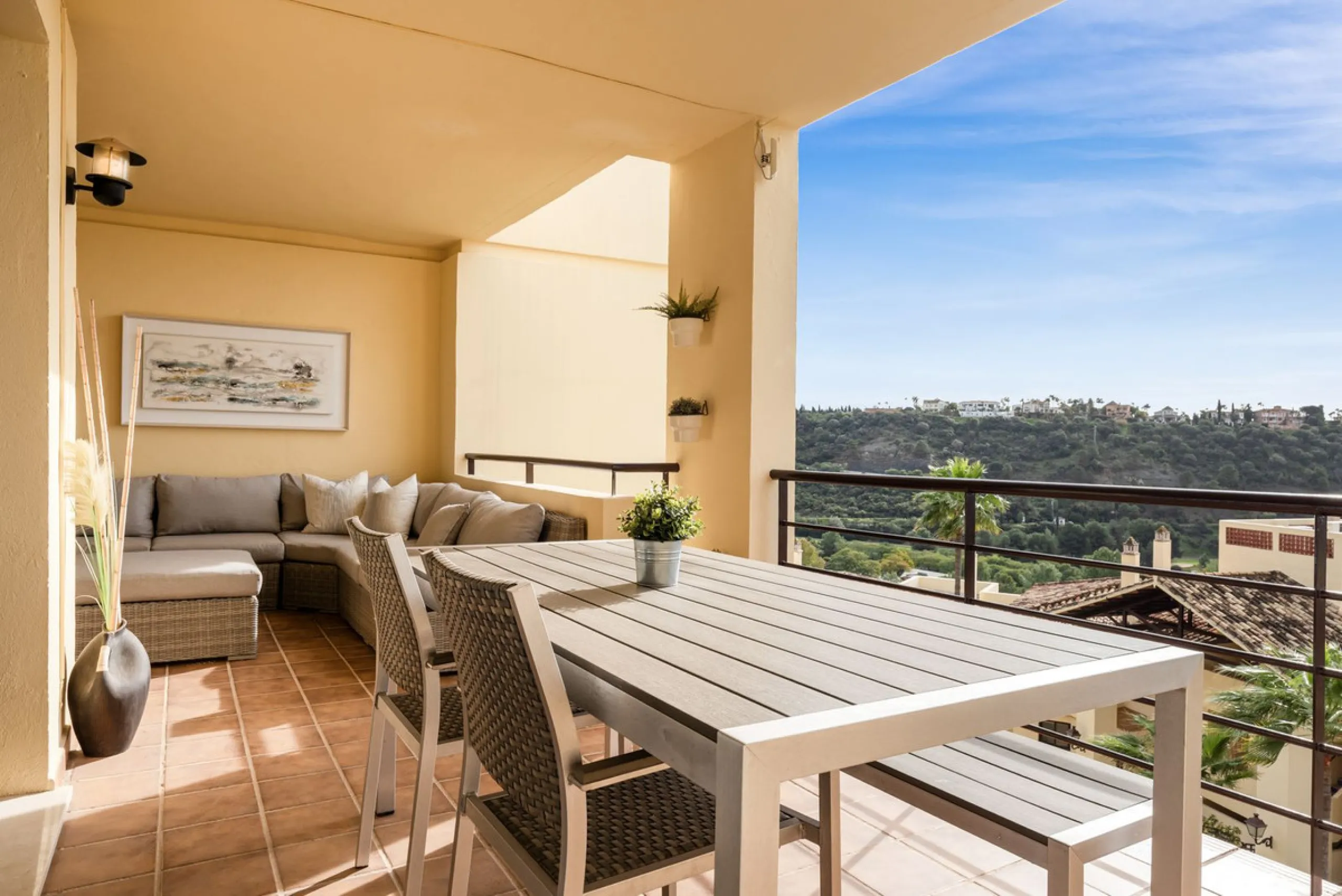 Discover this bright and elegant two bedroom first floor apartment located within the sought after Los Pinos in Los Arqueros Golf and Country Club. Set in a peaceful and secure environment, the property enjoys an elevated position with beautiful open view
